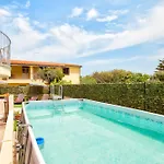 Grande Con Piscina Per 10 Persone A 500m Dalla