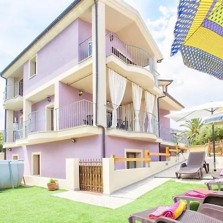Villa Grande Con Piscina Per 10 Persone A 500m Dalla Valledoria (Sardinia)