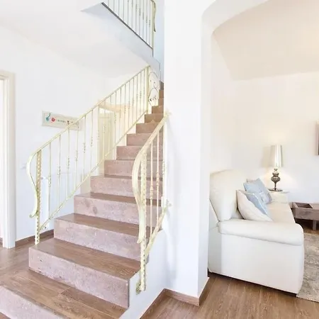 Villa Grande Con Piscina Per 10 Persone A 500m Dalla *