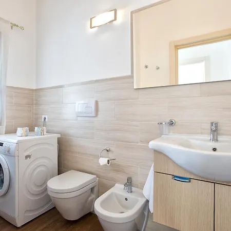 Grande Con Piscina Per 10 Persone A 500m Dalla