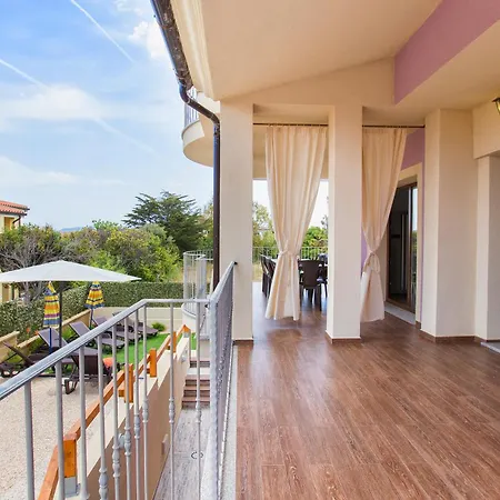 Villa Grande Con Piscina Per 10 Persone A 500m Dalla *