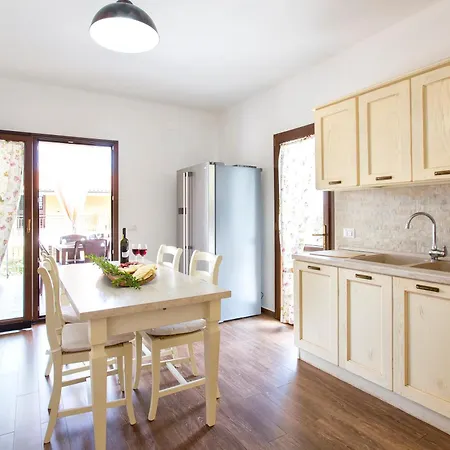 Villa Grande Con Piscina Per 10 Persone A 500m Dalla *