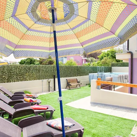 Villa Grande Con Piscina Per 10 Persone A 500m Dalla