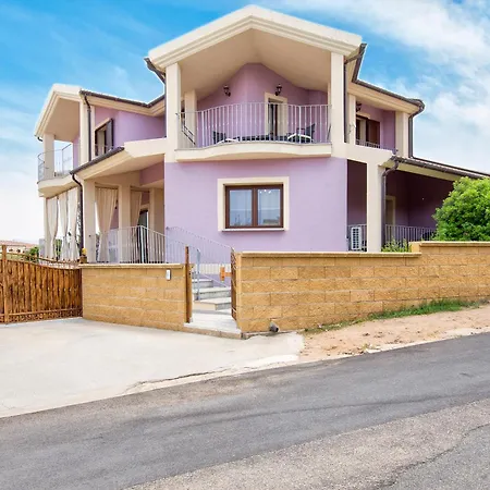 Villa Grande Con Piscina Per 10 Persone A 500m Dalla *