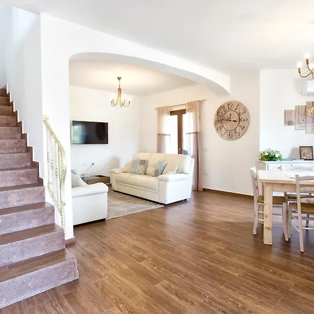 Villa Grande Con Piscina Per 10 Persone A 500m Dalla Valledoria (Sardinia)