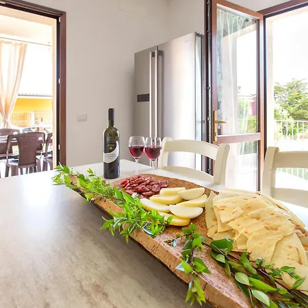 Grande Con Piscina Per 10 Persone A 500m Dalla *