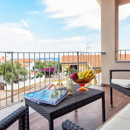 Villa Grande Con Piscina Per 10 Persone A 500m Dalla *
