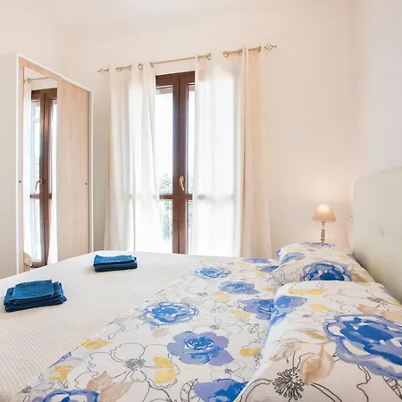 Villa Grande Con Piscina Per 10 Persone A 500m Dalla Valledoria (Sardinia)