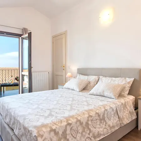 Villa Grande Con Piscina Per 10 Persone A 500m Dalla *