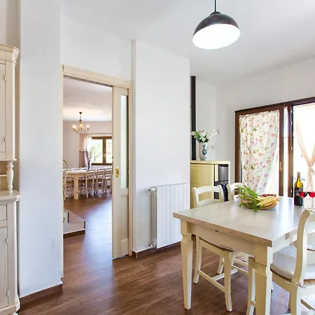 Grande Con Piscina Per 10 Persone A 500m Dalla