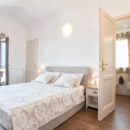 Villa Grande Con Piscina Per 10 Persone A 500m Dalla *