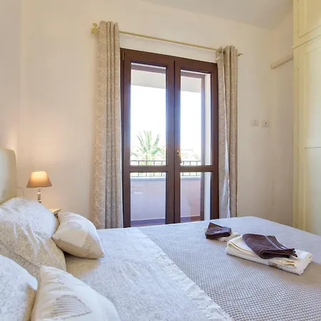 Villa Grande Con Piscina Per 10 Persone A 500m Dalla Valledoria (Sardinia)