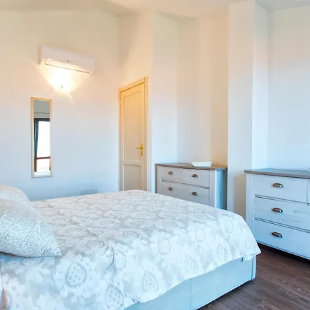 Grande Con Piscina Per 10 Persone A 500m Dalla Villa