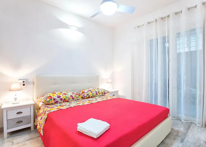 Grande Con Piscina Per 10 Persone A 500m Dalla